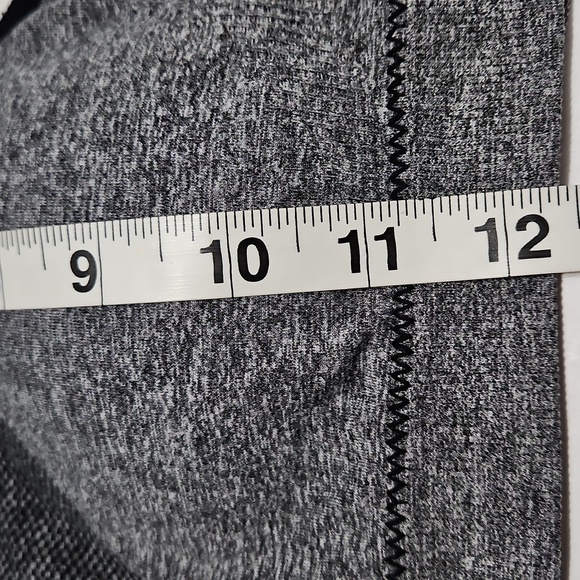 Gray Women's Stretch Support Sports Bra Size OS With Removable Pads Size S/M - Picture 10 of 11